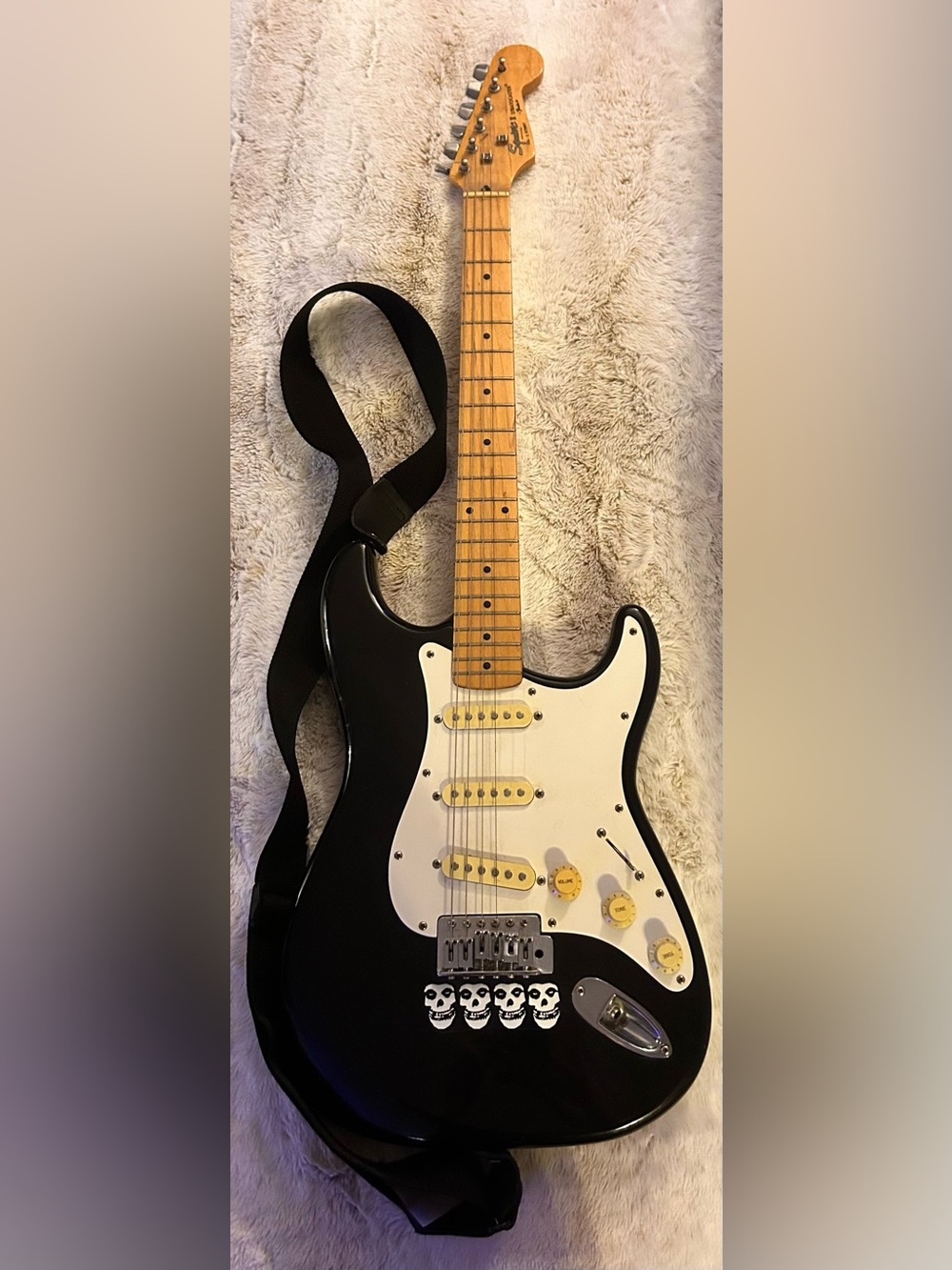 🤘🏻💀FENDER Squier Stratocaster Electric Guitar💀🎸